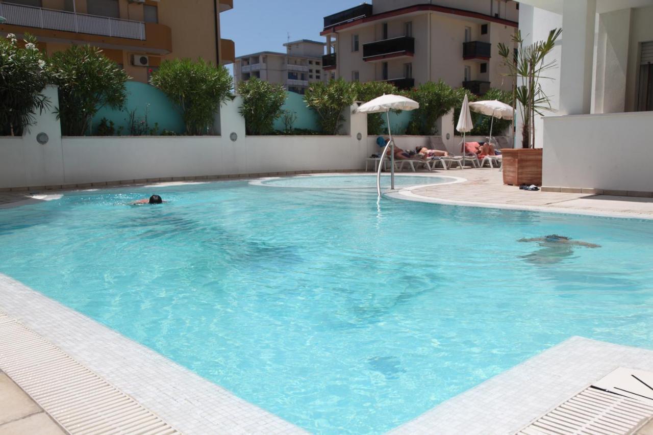 Hotel Gran Venere Beach 3 Superior Bibione Exterior photo